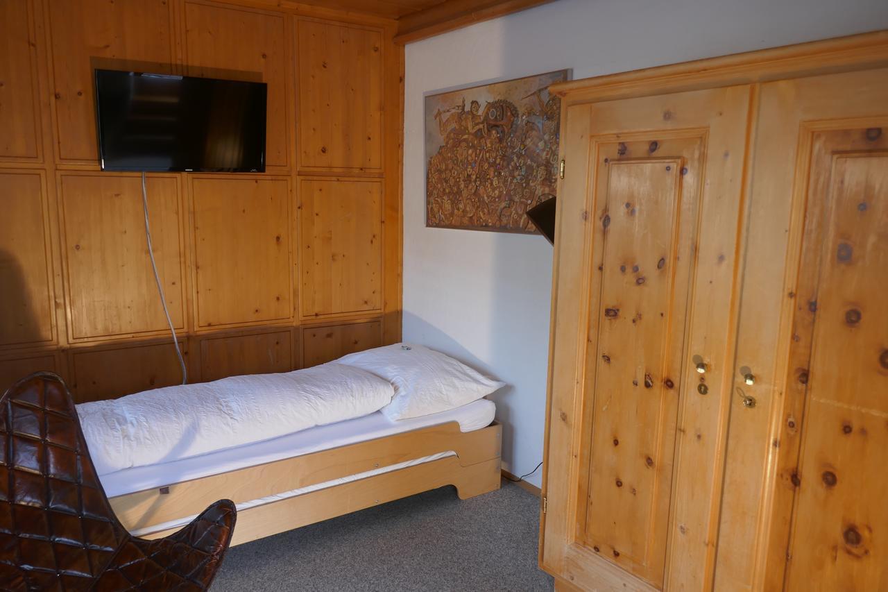 Hotel Traube Scuol Esterno foto